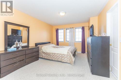 3842 Ridgepoint Way, Mississauga, ON - Indoor Photo Showing Bedroom