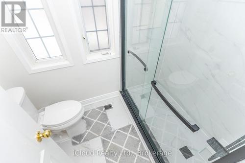 3842 Ridgepoint Way, Mississauga, ON - Indoor Photo Showing Bathroom