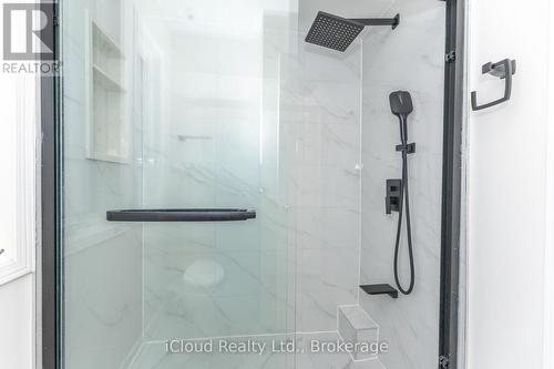 3842 Ridgepoint Way, Mississauga, ON - Indoor Photo Showing Bathroom