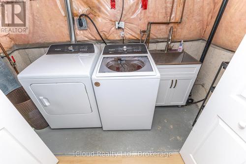 3842 Ridgepoint Way, Mississauga, ON - Indoor Photo Showing Laundry Room