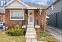 191 ALDERBRAE AVENUE Toronto, ON M8W 4K4