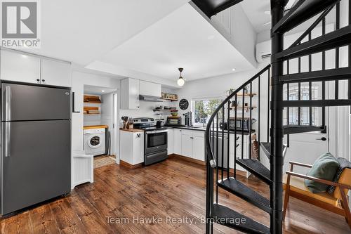 283 Tiny Beaches Road S, Tiny, ON - Indoor Photo Showing Other Room