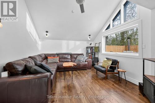 283 Tiny Beaches Road S, Tiny, ON - Indoor Photo Showing Other Room