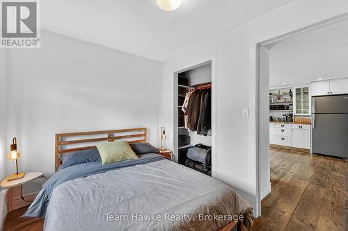 283 Tiny Beaches Road S, Tiny, ON - Indoor Photo Showing Bedroom