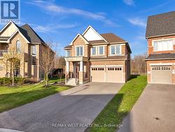 2485 BANDSMAN CRESCENT Oshawa, ON L1L 0M1