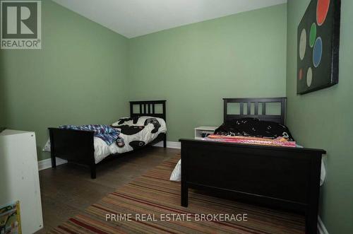 2503 - 505 Talbot Street, London East (East F), ON - Indoor Photo Showing Bedroom