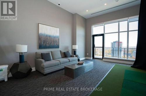 2503 - 505 Talbot Street, London East (East F), ON - Indoor