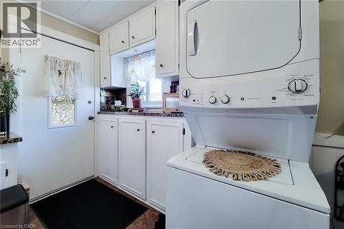 72 East 32Nd Street, Hamilton, ON - Indoor Photo Showing Laundry Room
