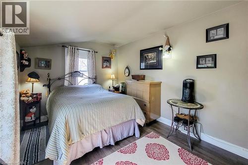 72 East 32Nd Street, Hamilton, ON - Indoor Photo Showing Bedroom