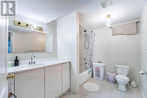 3349 Loyalist Drive, Mississauga, ON - Indoor Photo Showing Bathroom
