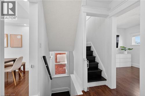 33 Homewood Avenue, Hamilton, ON - Indoor Photo Showing Other Room
