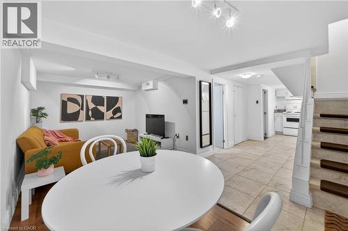 33 Homewood Avenue, Hamilton, ON - Indoor Photo Showing Dining Room