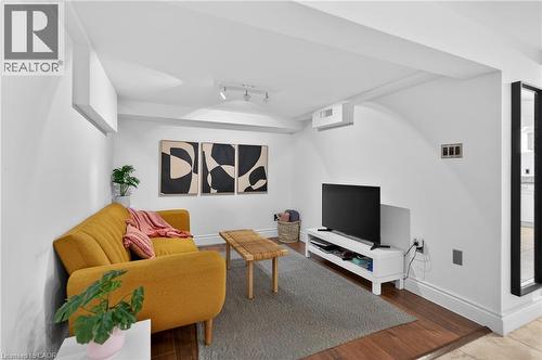 33 Homewood Avenue, Hamilton, ON - Indoor