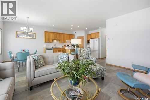 13 315 Olson Lane W, Saskatoon, SK - Indoor Photo Showing Living Room