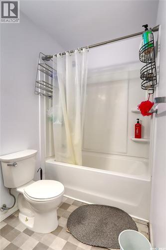 4160 Castle Road, Regina, SK - Indoor Photo Showing Bathroom