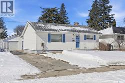 413 S AVENUE N  Saskatoon, SK S7L 2Z9