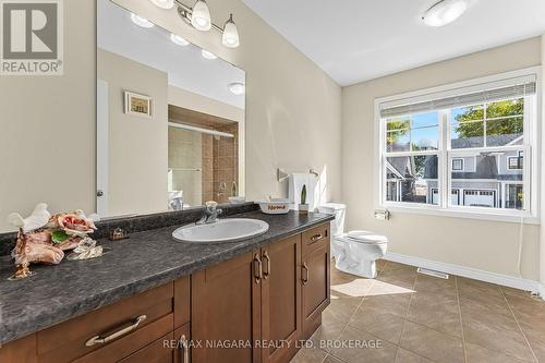 750 Lakeshore Road, Fort Erie (Lakeshore), ON - Indoor Photo Showing Bathroom