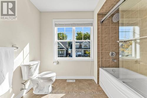 750 Lakeshore Road, Fort Erie (Lakeshore), ON - Indoor Photo Showing Bathroom