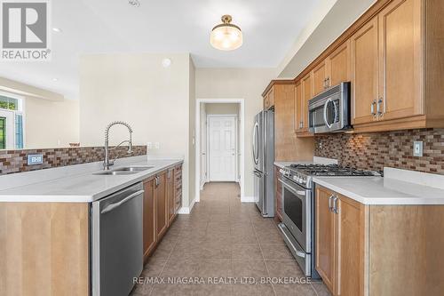 750 Lakeshore Road, Fort Erie (Lakeshore), ON - Indoor Photo Showing Kitchen With Stainless Steel Kitchen With Double Sink With Upgraded Kitchen