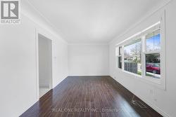 UPPER - 22 HALAM AVENUE Hamilton, ON L8V 1Z3