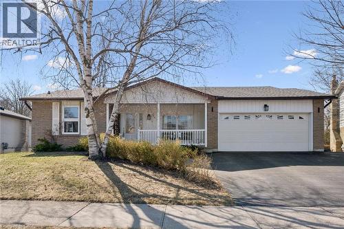 11 BLUE SPRUCE Court  Kitchener, ON N2N 1L2