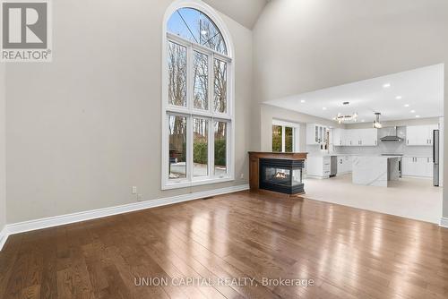 86 Charing Crescent, Aurora, ON - Indoor With Fireplace