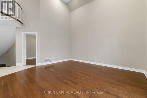 86 Charing Crescent, Aurora, ON - Indoor Photo Showing Other Room