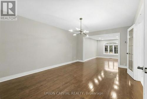 86 Charing Crescent, Aurora, ON - Indoor Photo Showing Other Room