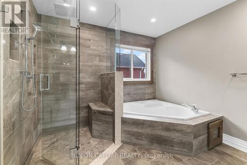 Ensuite - 86 Charing Crescent, Aurora, ON - Indoor Photo Showing Bathroom