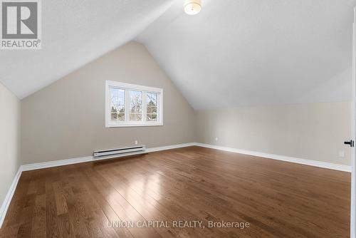 Bedroom 3 - 86 Charing Crescent, Aurora, ON - Indoor Photo Showing Other Room
