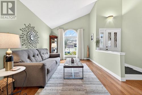 22 Novoco Drive, Hamilton, ON - Indoor Photo Showing Living Room