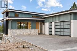 862 Predator Ridge Drive Vernon, BC V1H 1G4