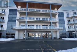 208 - 1705 FIDDLEHEAD PLACE  London North (North R), ON N5G 5M6