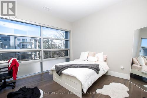 208 - 1705 Fiddlehead Place, London North (North R), ON - Indoor Photo Showing Bedroom