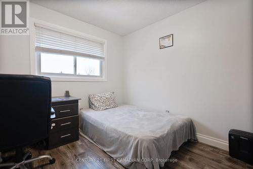345 Banbury Crescent, London South (South T), ON - Indoor Photo Showing Bedroom