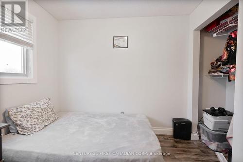 345 Banbury Crescent, London South (South T), ON - Indoor Photo Showing Bedroom