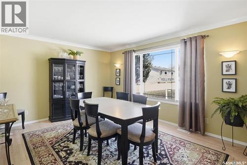 106 Laurentian Drive, Saskatoon, SK - Indoor Photo Showing Dining Room