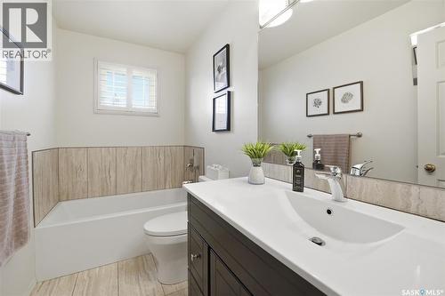 106 Laurentian Drive, Saskatoon, SK - Indoor Photo Showing Bathroom