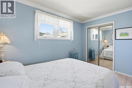 106 Laurentian Drive, Saskatoon, SK - Indoor Photo Showing Bedroom