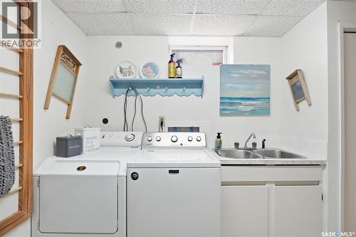 106 Laurentian Drive, Saskatoon, SK - Indoor Photo Showing Laundry Room