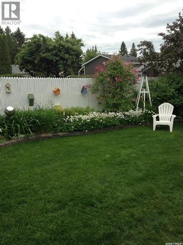 106 Laurentian Drive, Saskatoon, SK - Outdoor