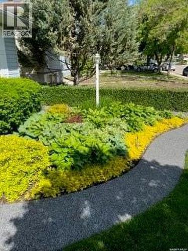 106 Laurentian Drive, Saskatoon, SK - Outdoor