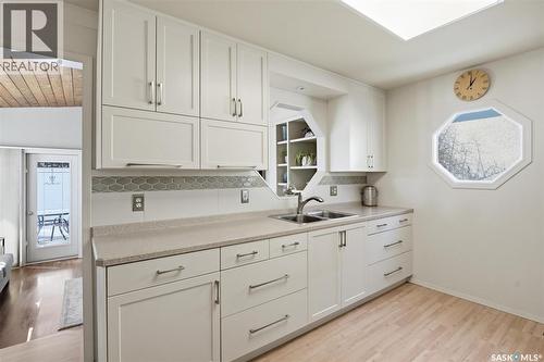 106 Laurentian Drive, Saskatoon, SK - Indoor Photo Showing Kitchen With Double Sink