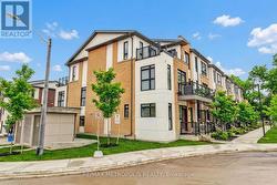 H105 - 90 CANON JACKSON DRIVE Toronto, ON M6M 0C1