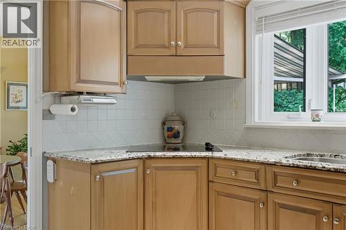 894 Bishop Place, Ancaster, ON - Indoor Photo Showing Kitchen