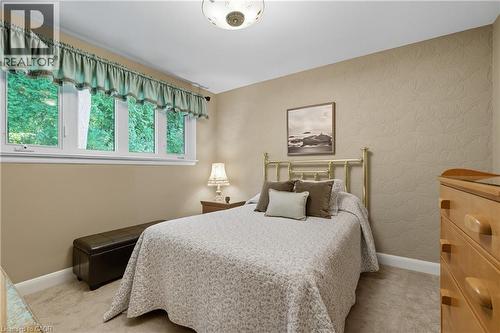 894 Bishop Place, Ancaster, ON - Indoor Photo Showing Bedroom