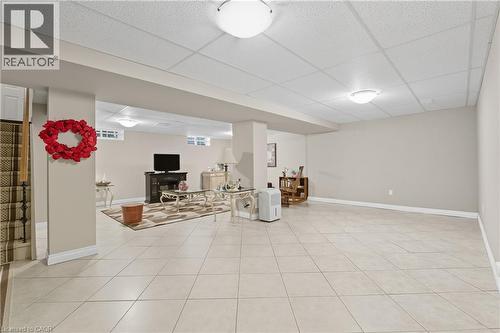 894 Bishop Place, Ancaster, ON - Indoor Photo Showing Other Room