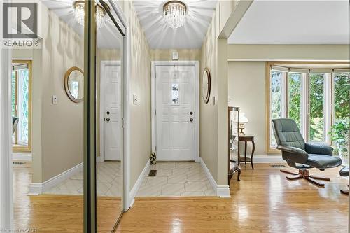 894 Bishop Place, Ancaster, ON - Indoor Photo Showing Other Room