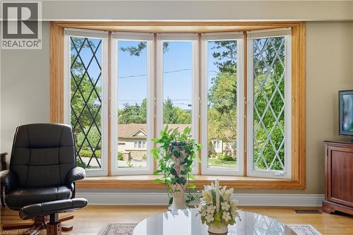 894 Bishop Place, Ancaster, ON - Indoor