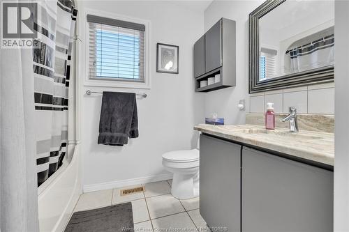76 Cherry, Mcgregor, ON - Indoor Photo Showing Bathroom